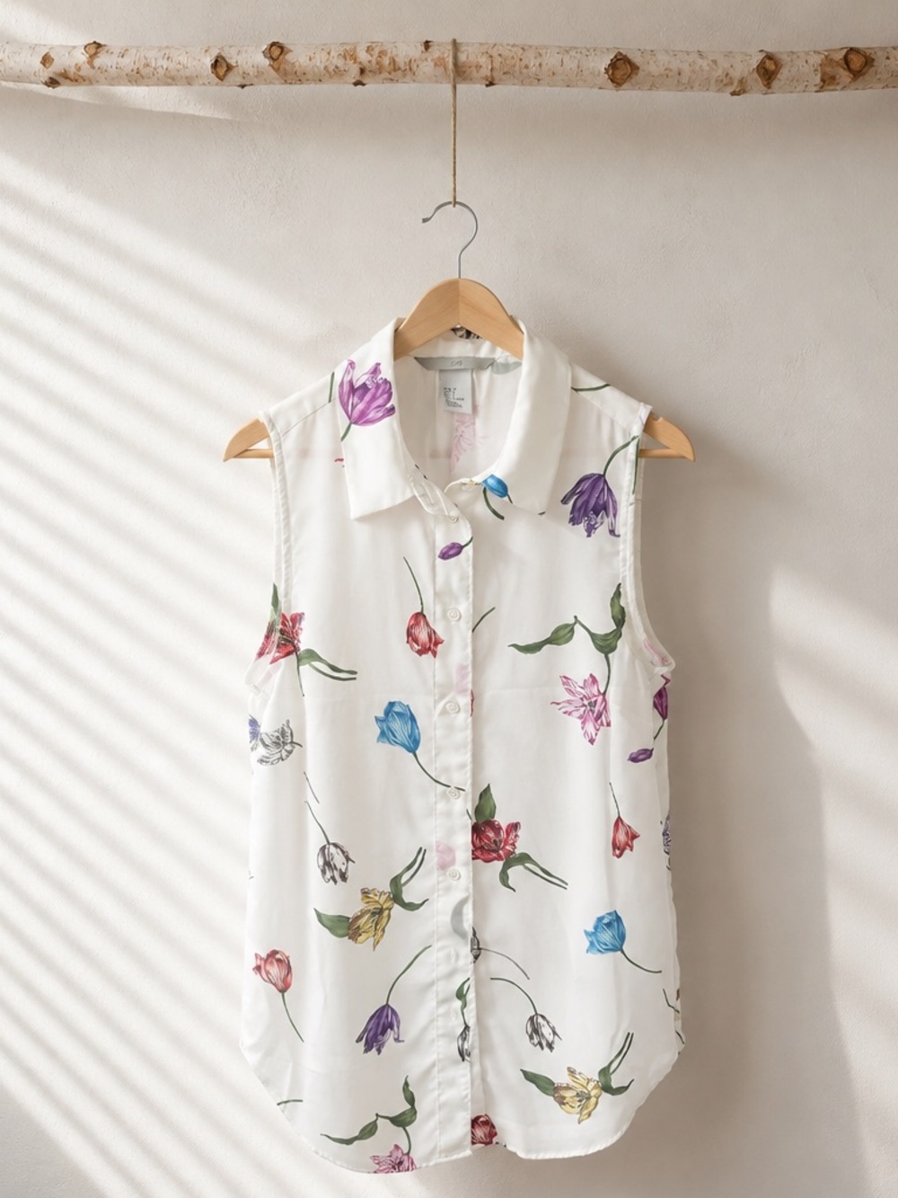 H&M Tulip Print Sleeveless Blouse